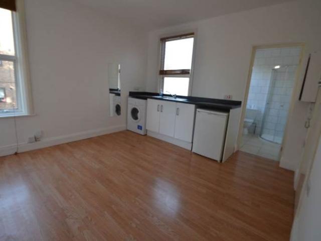 Flat for rent in Walthamstow Village, Greater London