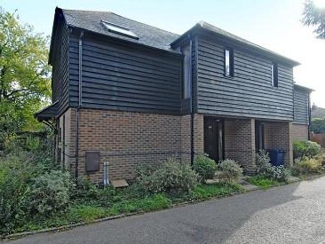 Flat for rent in Marston, The Slade