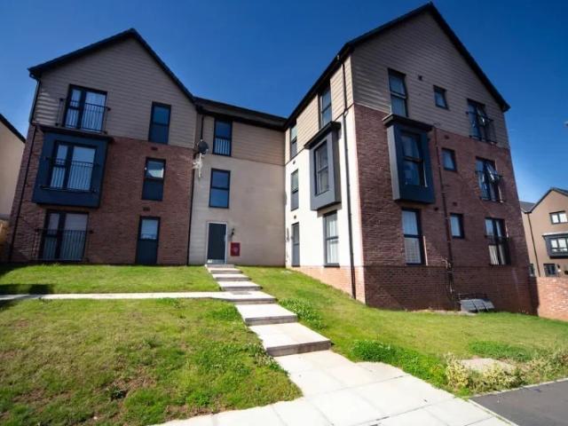 Flat for rent in Old St. Mellons, Falcon Lodge