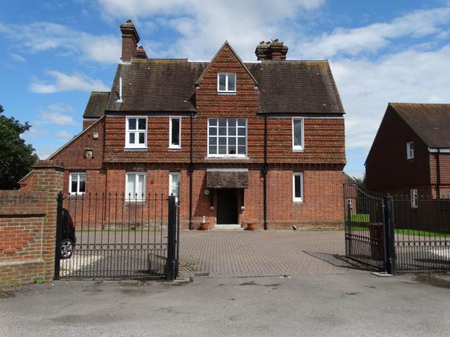 Flat for rent in Chichester, Littlecote
