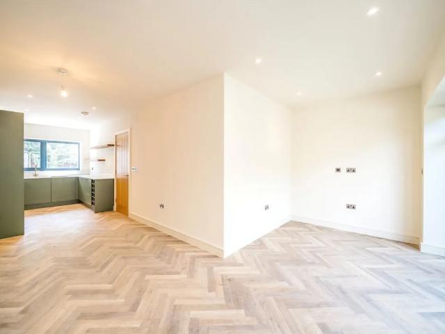House for rent in London Borough of Ealing, Hanwell