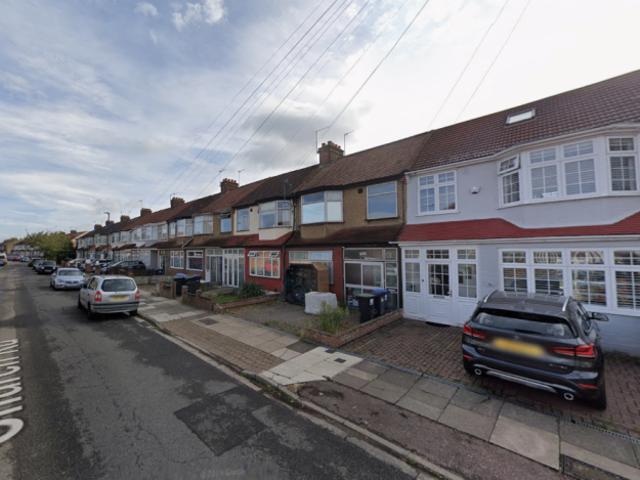 Flat for rent in Ponders End, Greater London