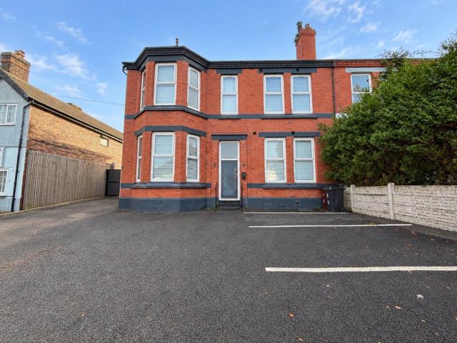 Flat for rent in Huyton, Knowsley