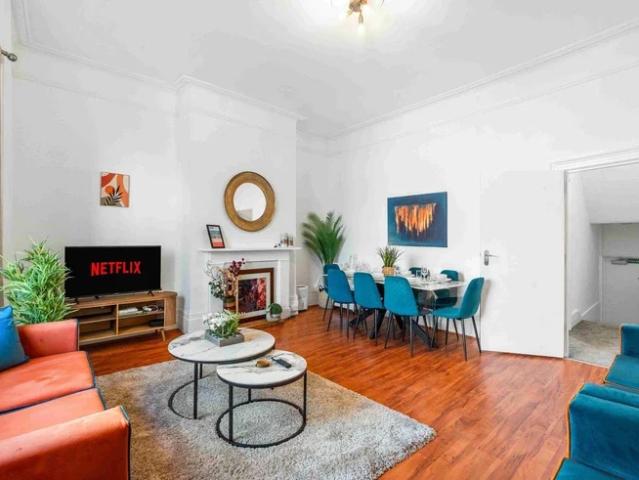 Flat for rent in Aldrington