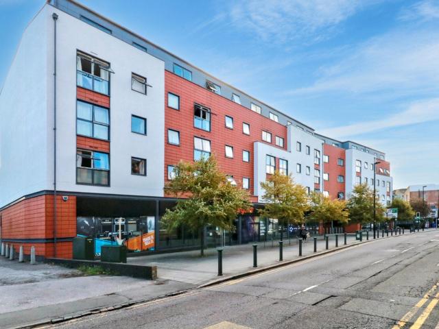 Flat for rent in Epsom, Epsom and Ewell