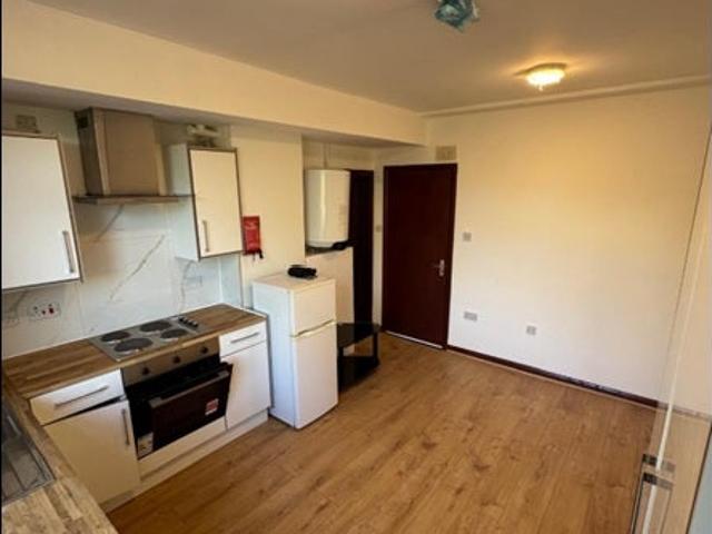 Flat for rent in Lower Edmonton, Greater London