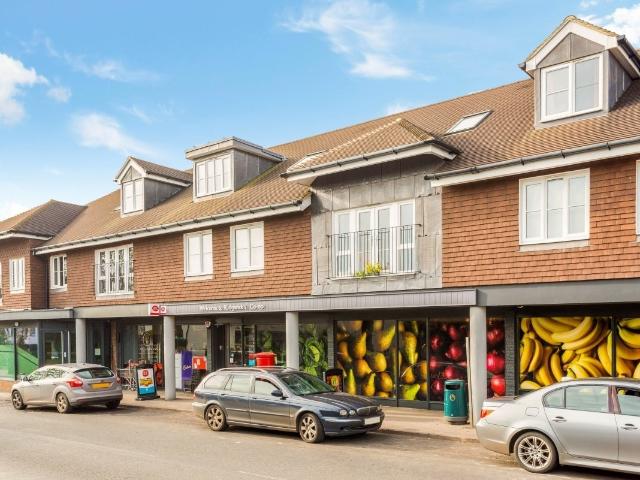 Flat for rent in Cox Green, Horsham