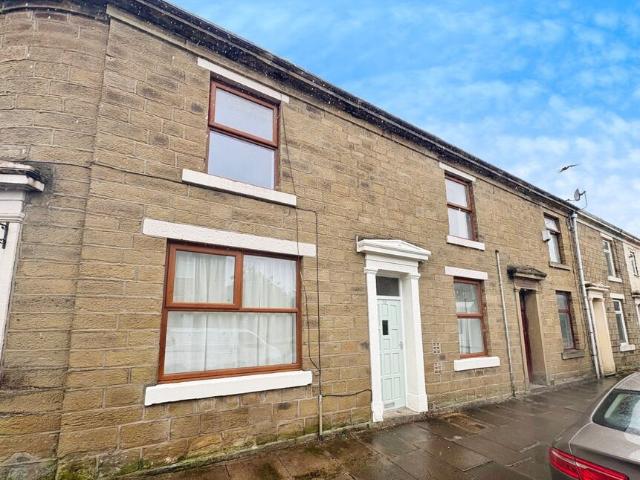 Flat for rent in Oakenshaw, Backburn