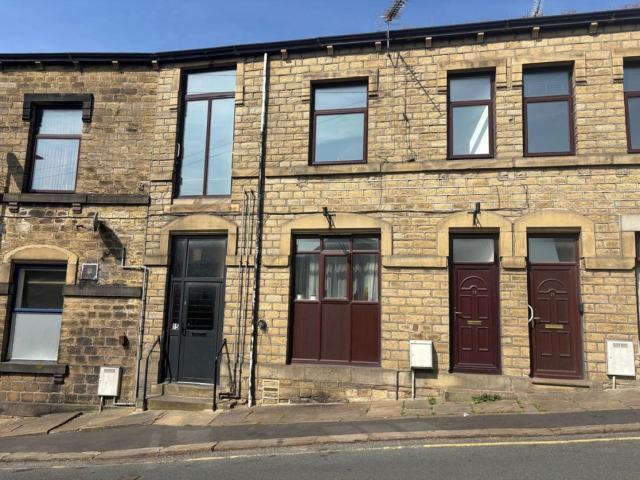 Flat for rent in Hill Top, Slaithwaite