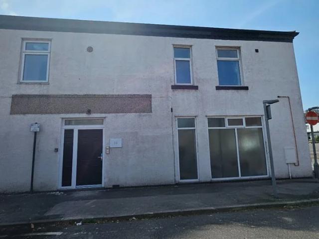 Flat for rent in Lilford, Wigan