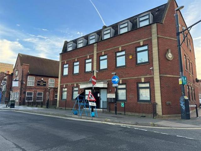 Flat for rent in Slough