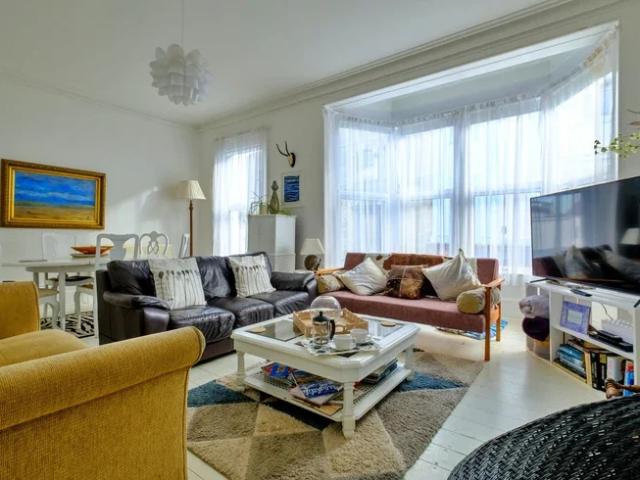 Flat for rent in Cowlease, Ventnor