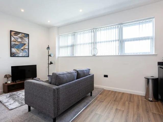 Flat for rent in The Haulgh, Lee Bank