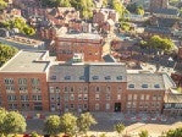 Flat for rent in Portwood, Greater Manchester