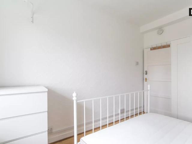 Flat for rent in Kensal Town, Greater London