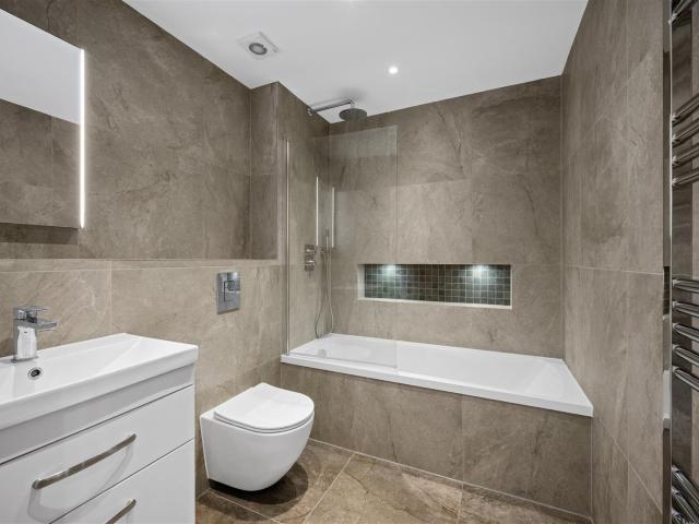 Flat for rent in Rodbourne, Swindon