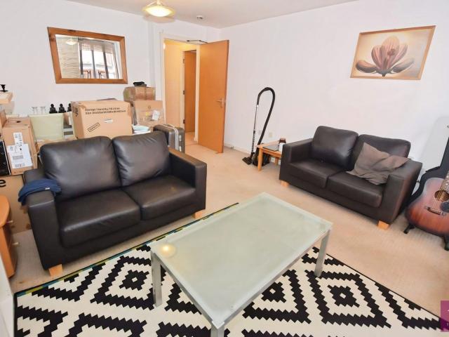 Flat for rent in Hulme, Georgia