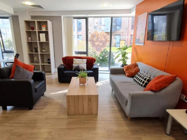 Flat for rent in Newtown, Two Mills