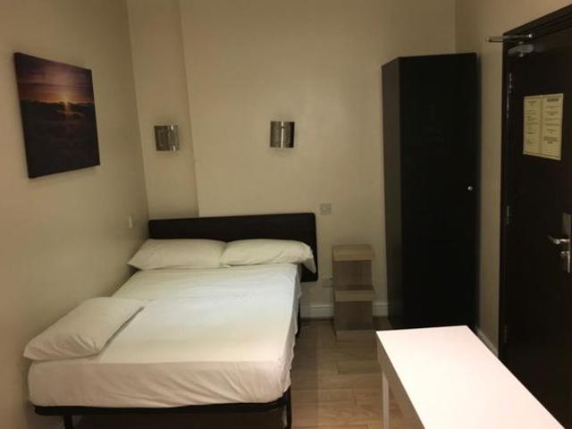 Flat for rent in Royal Borough of Kensington and Chelsea, Greater London