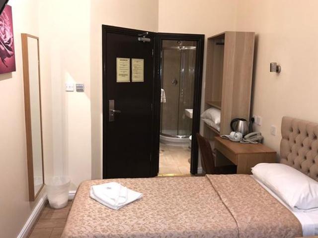 Flat for rent in Royal Borough of Kensington and Chelsea, Greater London