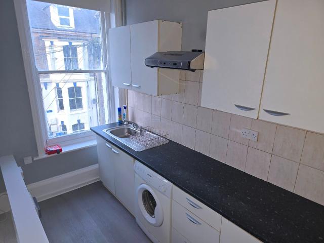 Flat for rent in Middle Deal, Dover