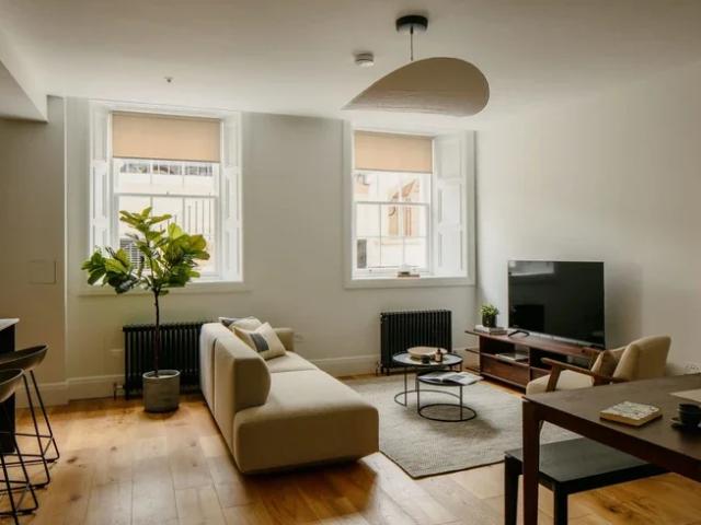 Flat for rent in Broughton, Scotland