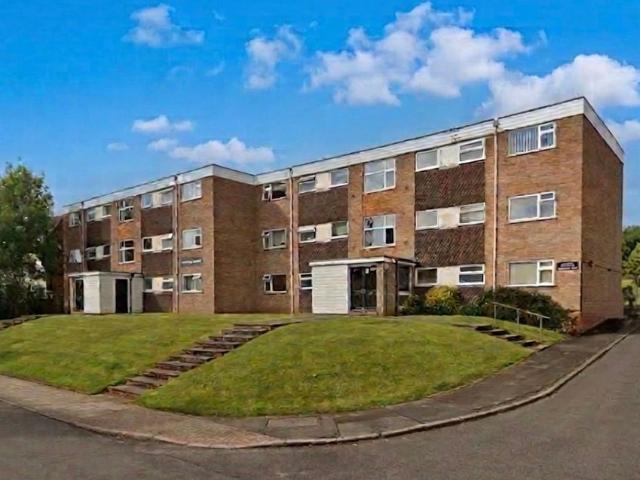 Flat for rent in Four Oaks, West Midlands