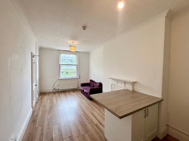 Flat for rent in Kings Barton, Gloucester