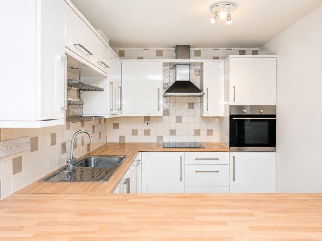Flat for rent in Five Acres, Hertfordshire