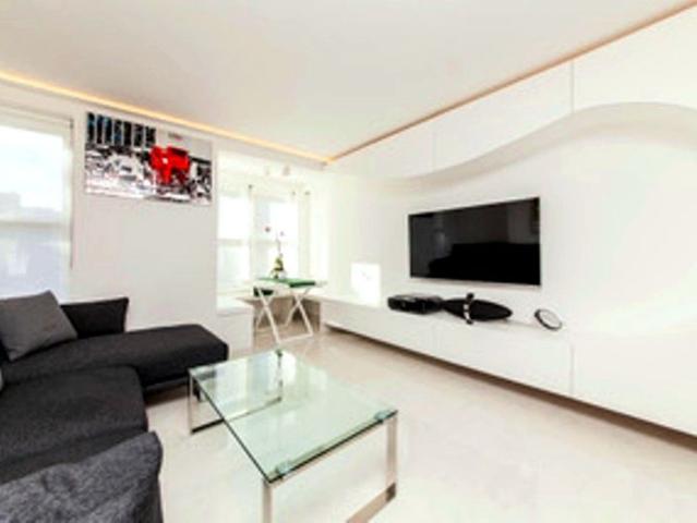 Flat for rent in North Kensington, Greater London