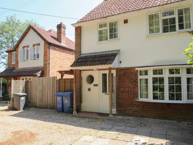 Apartment for rent in Hart, Hampshire