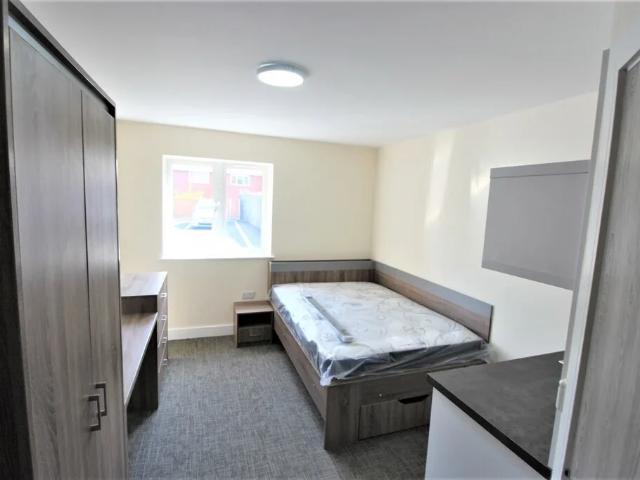 Flat for rent in Ball Hill, West Midlands