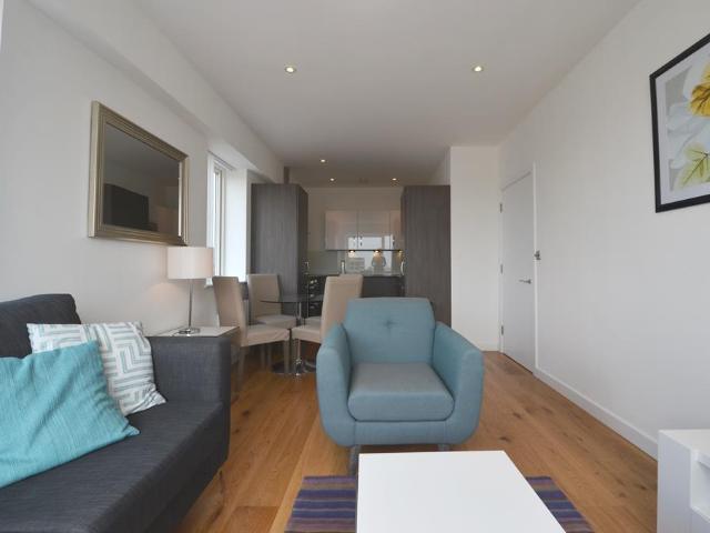 Flat for rent in London Borough of Hillingdon, Greater London
