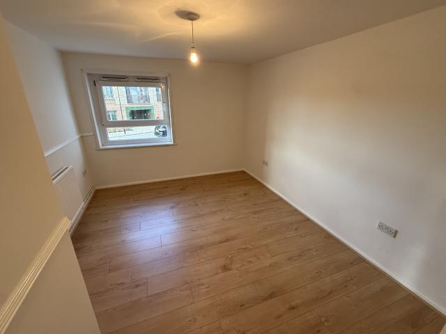 Flat for rent in Beavers, Greater London