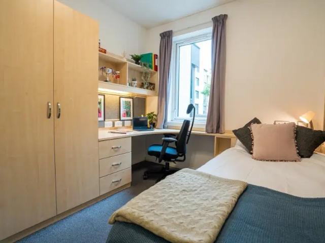 Flat for rent in Clifton, Haddon