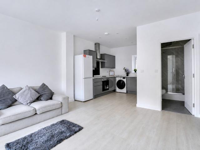 Flat for rent in The Meadows, Haddon