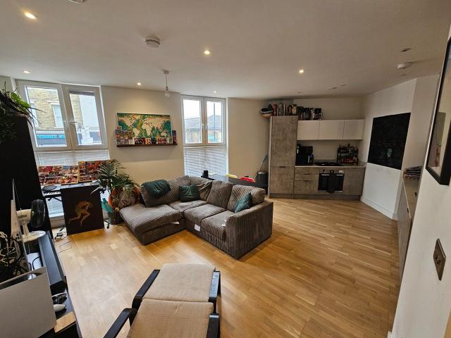 Flat for rent in London Borough of Croydon, Greater London