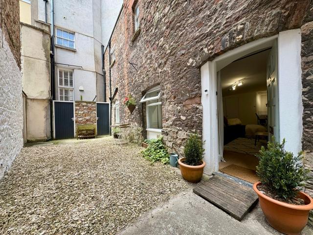 Apartment for rent in Hotwells, Feckenham