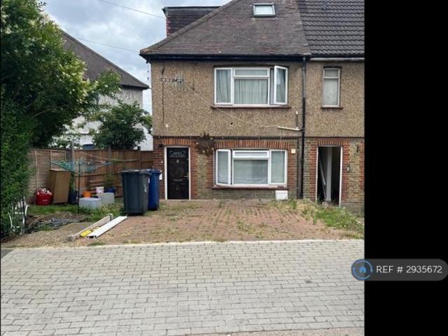 Flat for rent in Brent Cross, Greater London