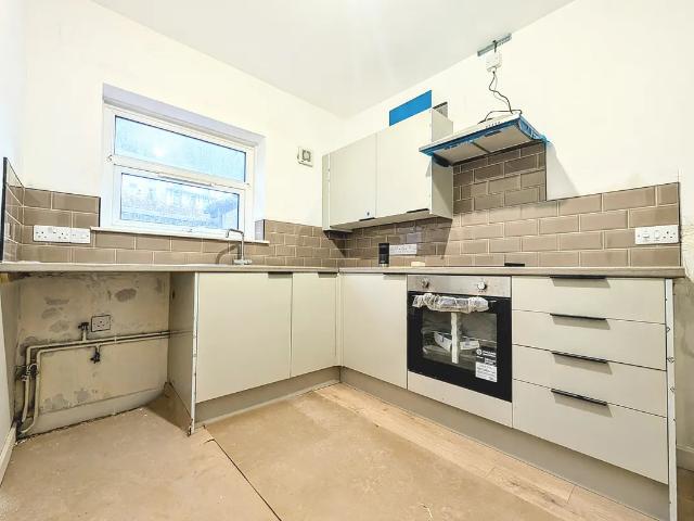 Flat for rent in Cwm Clydach, Clydach Vale