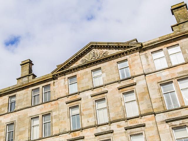 Flat for rent in Hutchesontown, Gorbals