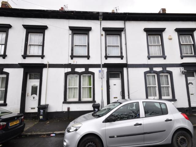 Flat for rent in Pillgwenlly, Wales