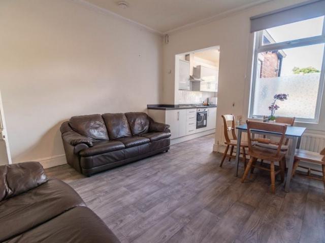 Flat for rent in Crookes, Isle Of Man