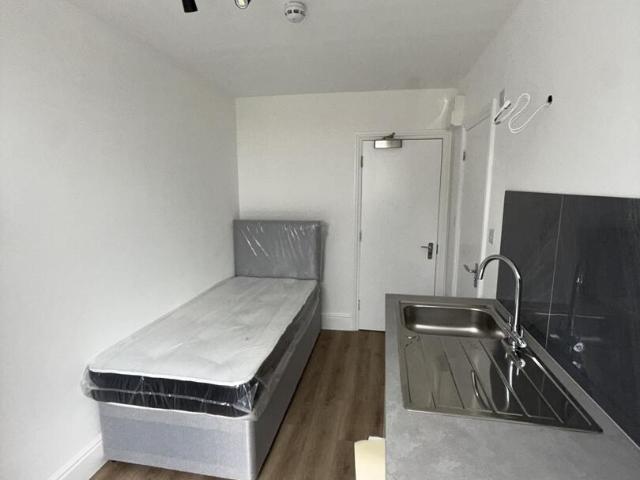 Flat for rent in London Borough of Enfield, Greater London