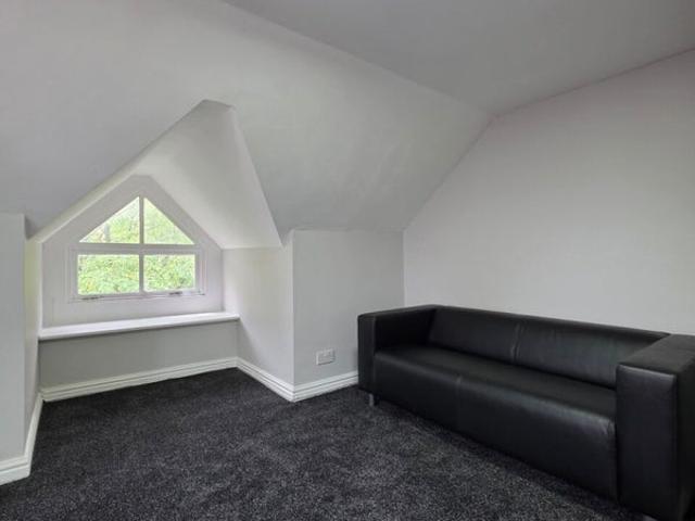 Flat for rent in Penylan, Falcon Lodge
