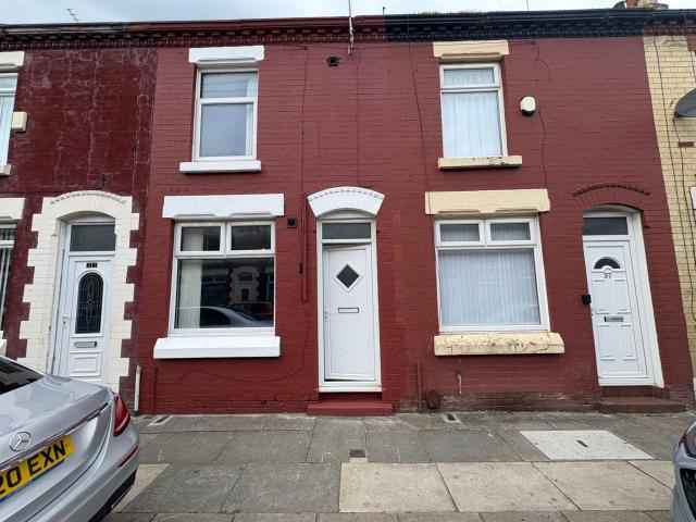 Flat for rent in Kensington, Calderstones