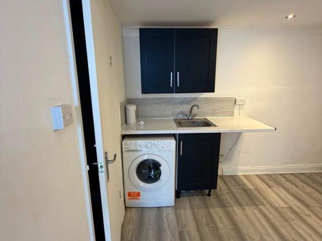 Flat for rent in Dollis Hill, Greater London
