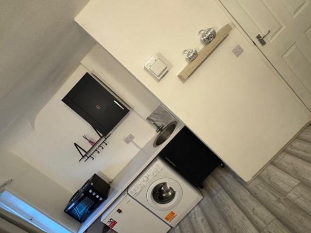 Flat for rent in London Borough of Brent, Greater London