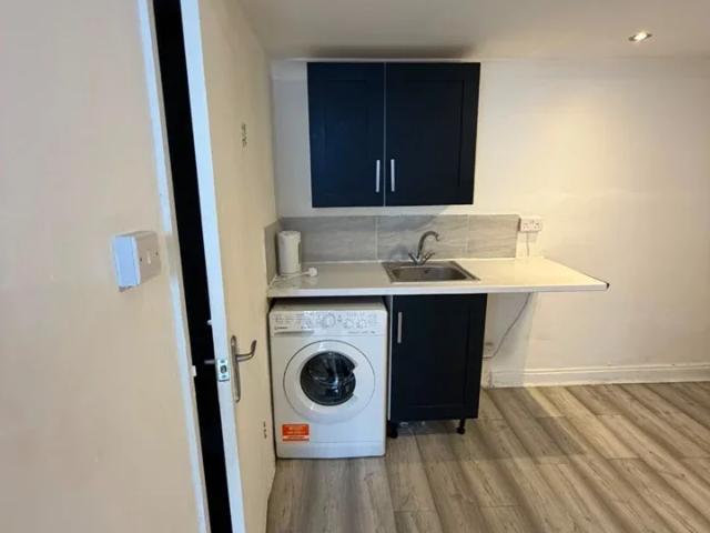 Flat for rent in Dollis Hill, Greater London