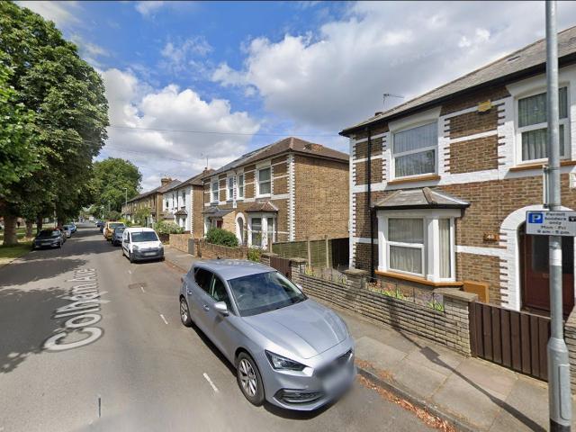 Flat for rent in Yiewsley, Greater London
